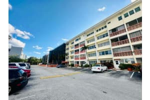 215 Se 3rd Avenue, Hallandale Beach
