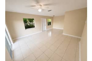 4151 Nw 30th Terrace 4, Lauderdale Lakes