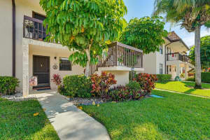 7245 Golf Colony Court 204, Lake Worth
