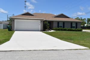 2202 Se Lucaya Street, Port St. Lucie, Fl 34952, Port Saint Lucie