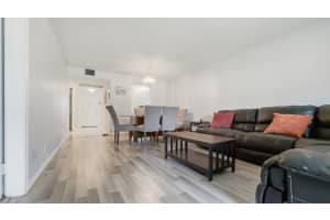 1200 Sw 124th Terrace 208o, Pembroke Pines