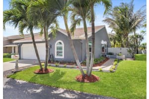 1 Hawthorne Lane, Boynton Beach