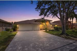 9851 Nw 49th Place, Coral Springs