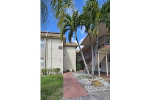 504 Davis Road 96, Palm Springs
