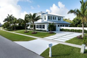 11823 Lake Shore Place, North Palm Beach