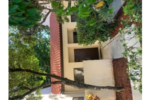 12 Via De Casas Sur 102, Boynton Beach