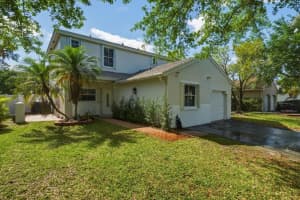 310 Nw 207th Way, Pembroke Pines