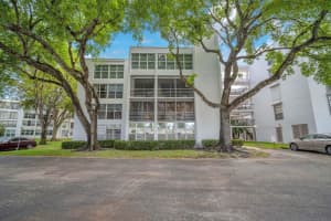 6921 Cypress Road Apt B19, Plantation