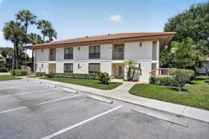 368 Brackenwood Circle, Palm Beach Gardens