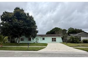 1045 Cameo Circle, West Palm Beach