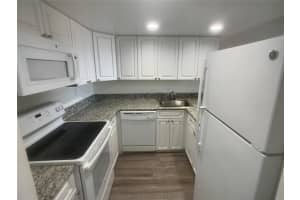 19455 Ne 10 Avenue 3-106, North Miami Beach