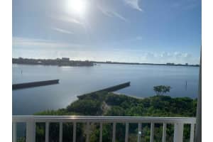 20 Harbour Isle Drive W Ph01, Fort Pierce