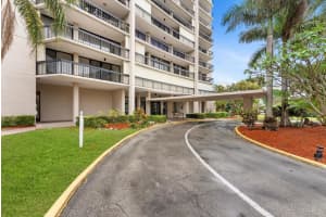 2425 Presidential Way 704, West Palm Beach