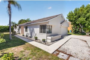 7 Kyle Way, Boynton Beach