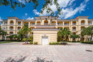 18 W Harbour Isle Drive W 102, Fort Pierce