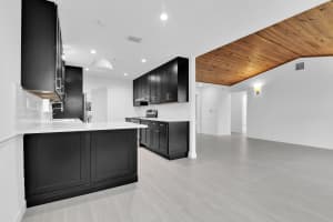 908 Ne 8th Avenue, Delray Beach