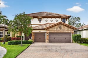 9726 Blue Isle Bay, Parkland