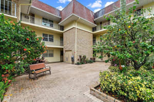 5570 Tamberlane Circle 131, Palm Beach Gardens