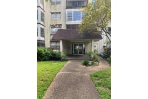1681 Nw 70th Avenue Nw 111, Plantation