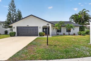 8444 Linden Way, Greenacres