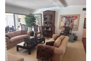 1951 Ne 194th Drive, North Miami Beach