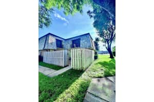 331 Lake Arbor Drive, Palm Springs
