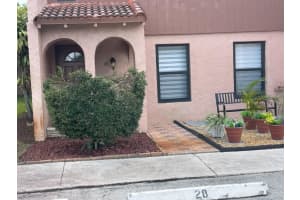 28 Madrid Lane, Davie