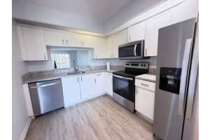 12650 Sw 15th Street 304f, Pembroke Pines