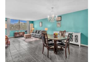 6570 Royal Palm Boulevard 206j, Margate