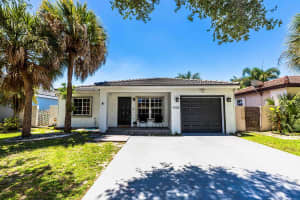 9058 Nw 192nd Terrace, Miami Lakes