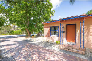 1136 Ne 17th Way, Fort Lauderdale