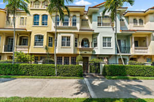 2558 Gardens Parkway, Palm Beach Gardens