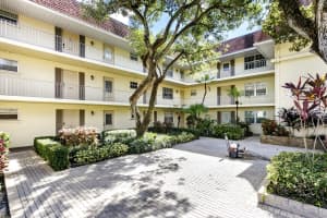 5510 Tamberlane Circle 242, Palm Beach Gardens