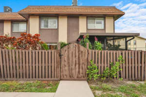 2116 Sherwood Forest Boulevard 28, West Palm Beach