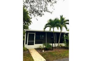 441 7th Place 441, Vero Beach
