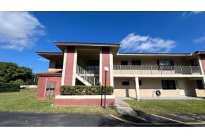 9621 Nw 4th Street 3e, Coral Springs