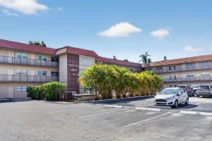 3930 Crystal Lake Drive 209, Deerfield Beach 3930 Crystal Lake Drive 209, Deerfield Beach