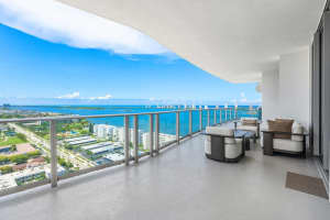 220 Lake Shore Drive 2109, Lake Park