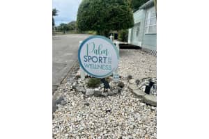 208 E Avenue Avenue, Fort Pierce