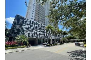 185 Se 14th Terrace 2402, Miami