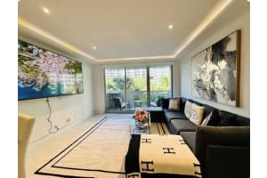 1500 Bay Road 364, Miami Beach