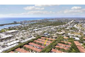 77 Laurel Oaks Circle, Tequesta