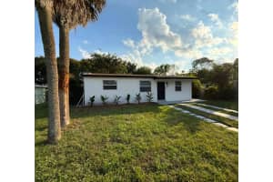 3370 Nw 9th Street, Lauderhill