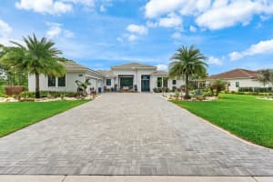2893 Sw Goldenglow Drive, Palm City