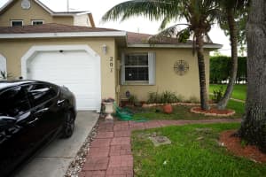 201 Maplewood Drive 201, Greenacres 201 Maplewood Drive 201, Greenacres