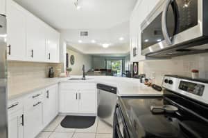 23380 Carolwood Lane 202, Boca Raton