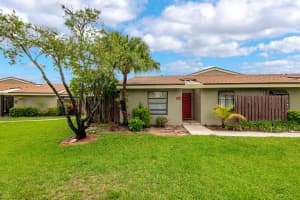 161 Meadows Drive 161, Boynton Beach