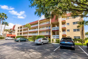 1050 Country Club Drive 303, Margate 1050 Country Club Drive 303, Margate