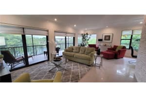 6010 S Falls Cir Drive 423, Lauderhill