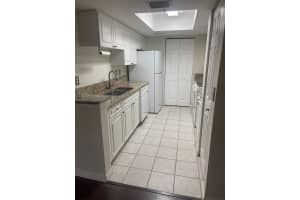 400 N Crestwood Ct Court N 417, Royal Palm Beach